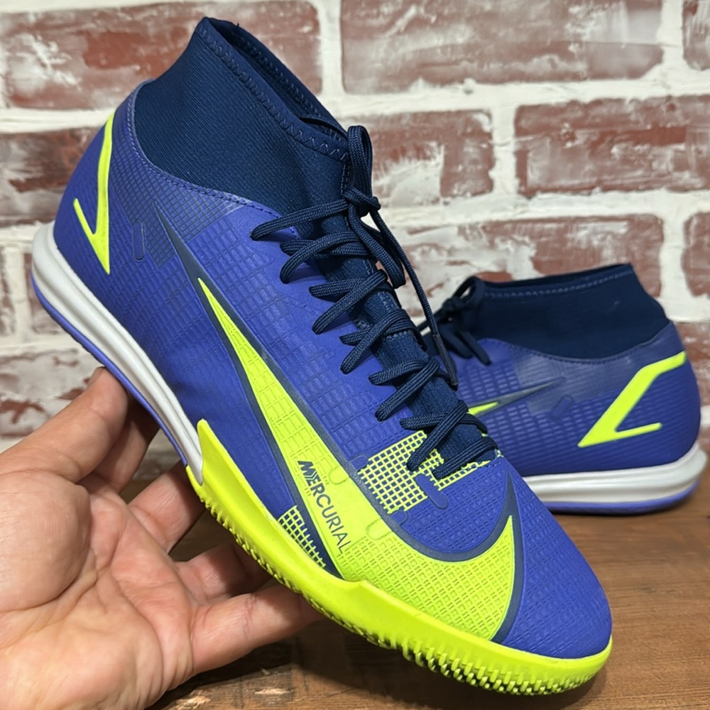 Nike Mercurial Superfly 8 Indoor Soccer Shoes Men’s 10.5